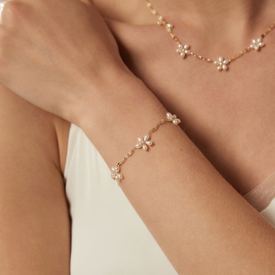 Daisy Pearl Bracelet