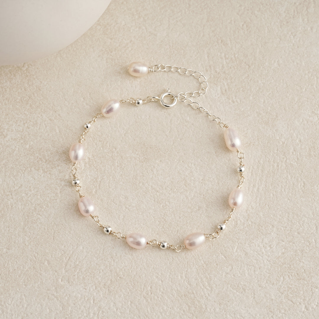 Dainty Freshwater Pearl Bracelet