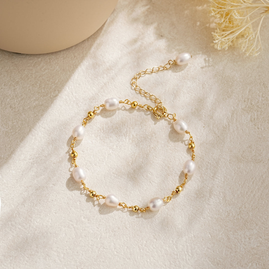 Dainty Freshwater Pearl Bracelet