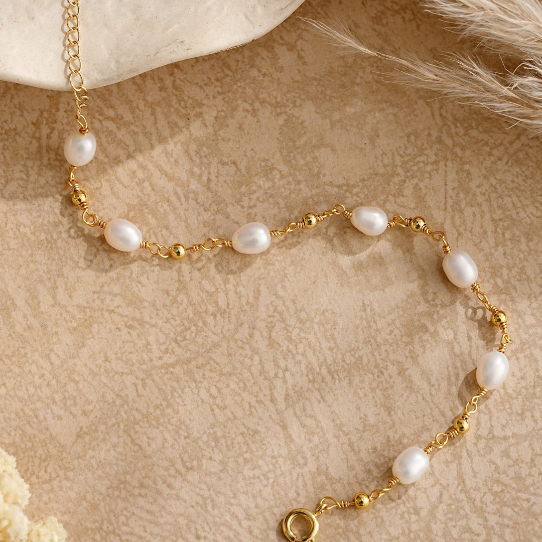 Dainty Freshwater Pearl Bracelet