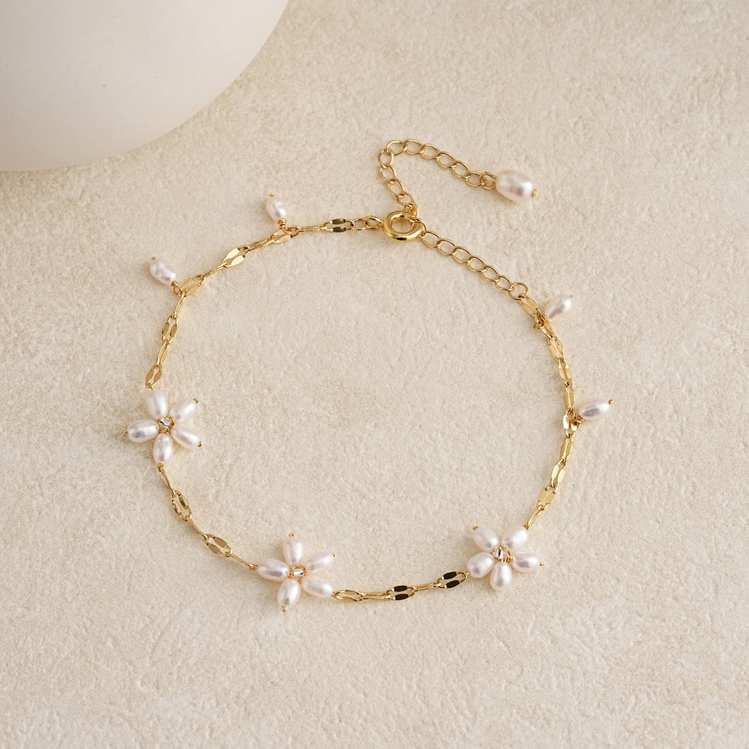 Daisy Pearl Bracelet